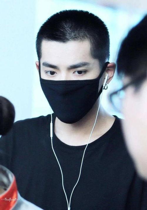 娱乐吃瓜男艺人翻车