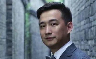 娱乐君吃瓜黄磊是谁呀知乎,黄磊与知乎热门话题的幕后故事